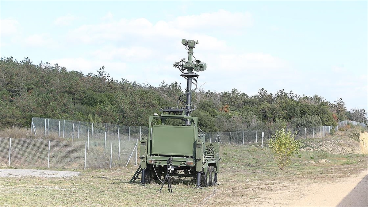 Tübitak'ın Geliştirdiği "jandarma Araca Monte Milli Lazer Sistemi" Tanıtıldı