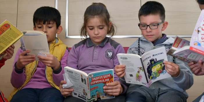 Kırsalda Yaşayan Çocuklara, Gezici Kütüphane İle Kitap Sevgisi Aşılanıyor