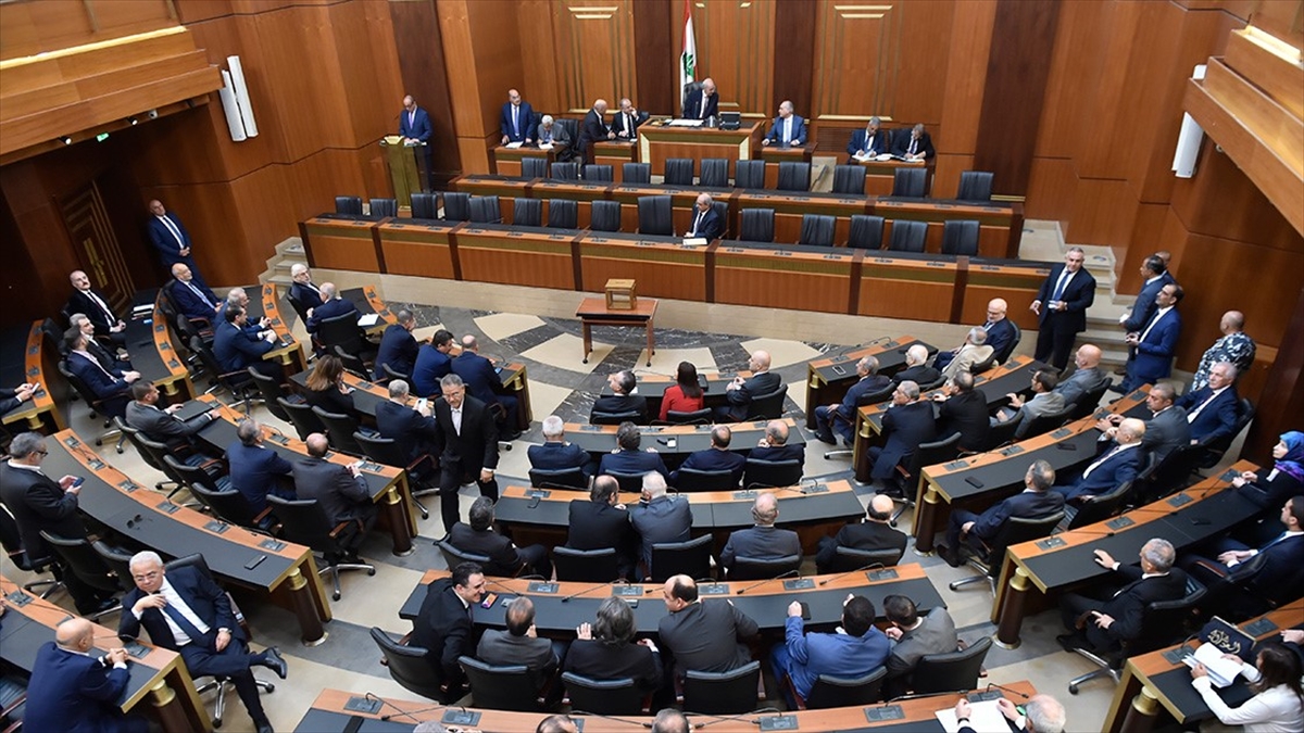 Lübnan'da Cumhurbaşkanlığı Koltuğu Birkaç Ay Daha Boş Kalacak Gibi Görünüyor