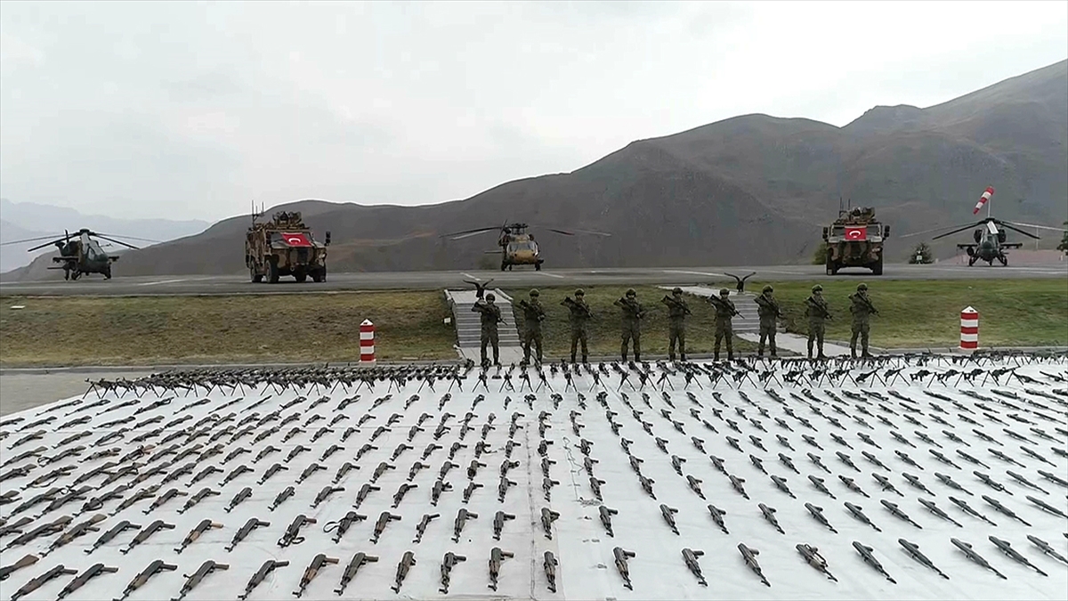 Teröre "pençe-kilit" Darbesi