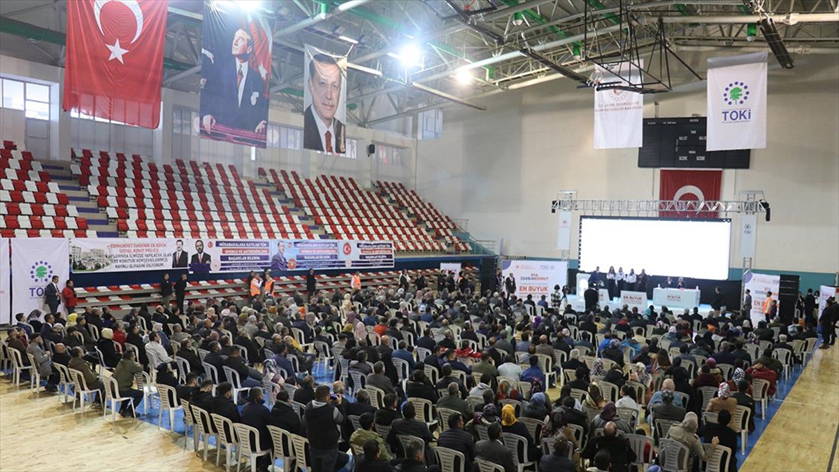 Ağrı'da 'ilk Evim, İlk İş Yerim' Projesinde Yapılacak Konutlar İçin Kura Töreni