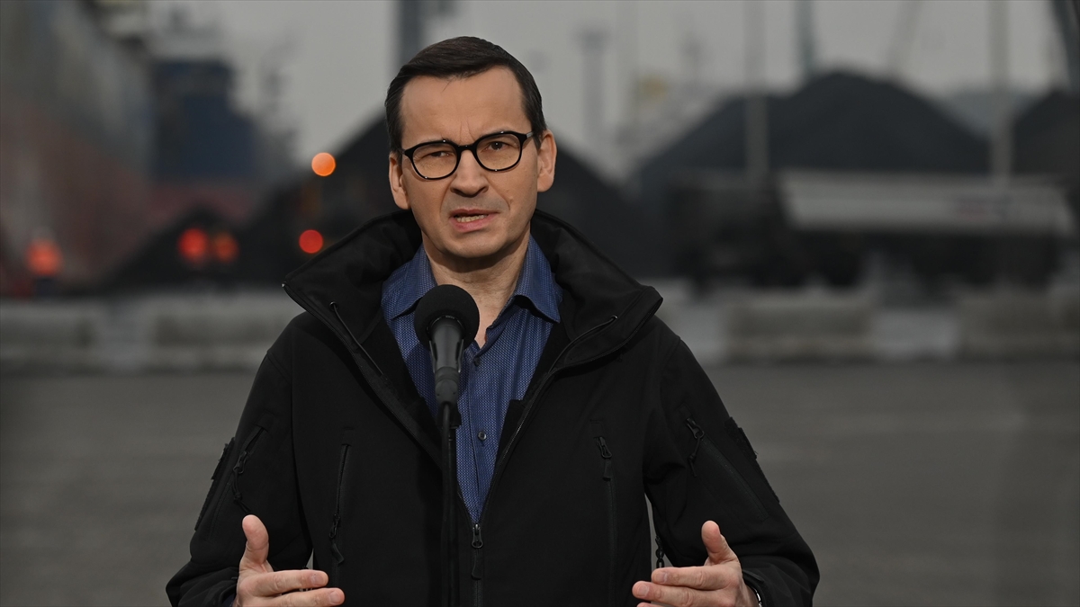 Polonya Başbakanı Morawiecki'den Rusya'ya Karşı Savunmayı Güçlendirme Mesajı