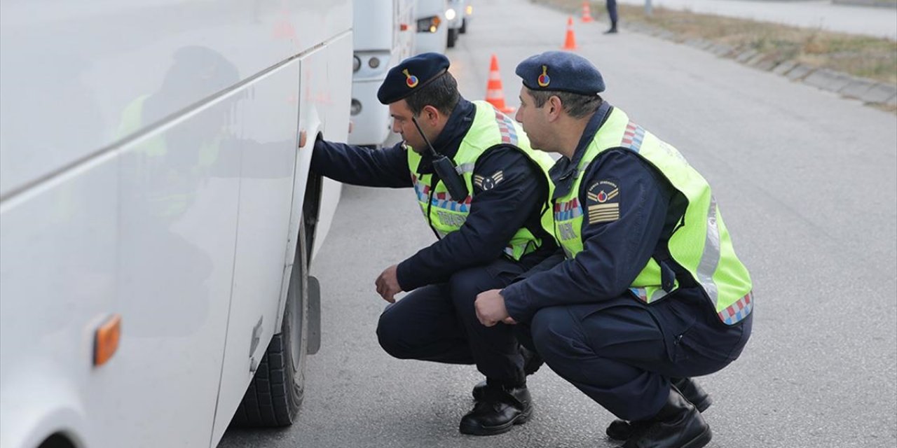 Bolu'da Zorunlu Kış Lastiği Uygulaması Başladı