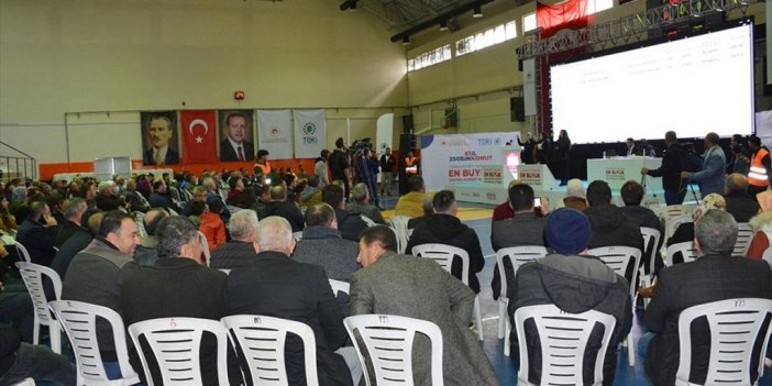 Bitlis'te 'ilk Evim, İlk İş Yerim Projesi'nde Yapılacak Konutların Kuraları Çekildi