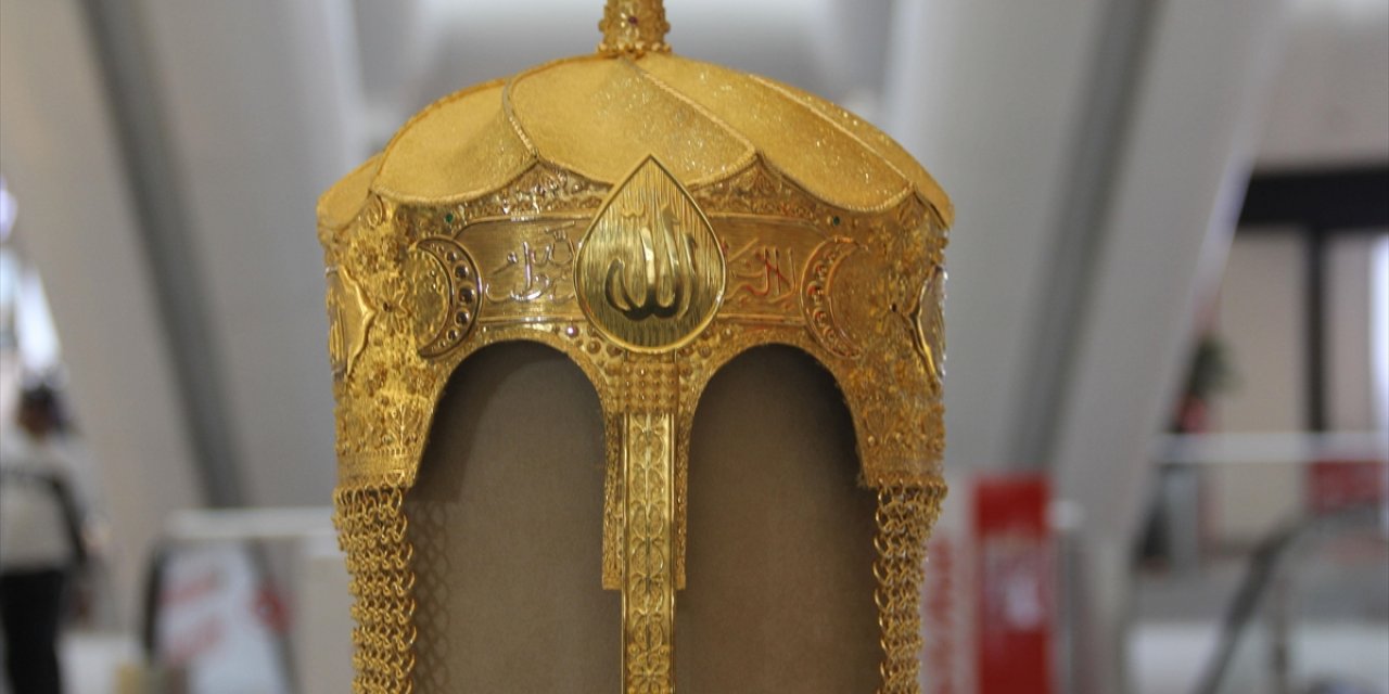 Sultan Alparslan'ın Miğferinin Altından Yapılan Kopyası Hatay'da Sergilenmeye Başlandı