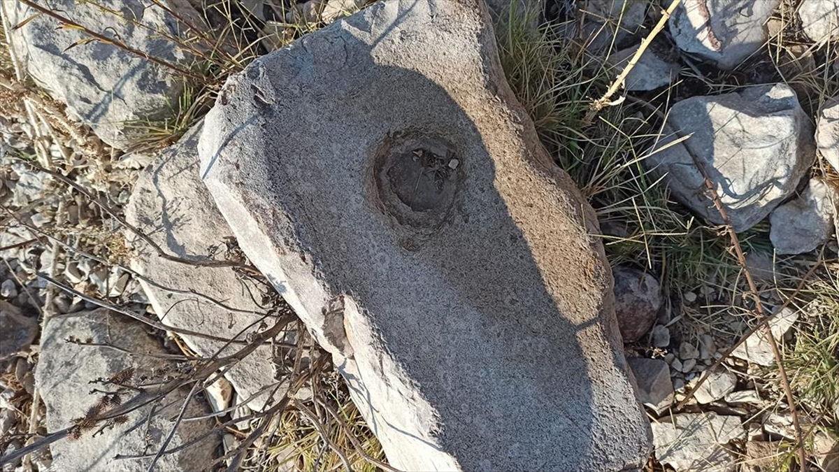 Atatürk Barajı'nda Sular Çekilince Tarihi Alan Gün Yüzüne Çıktı