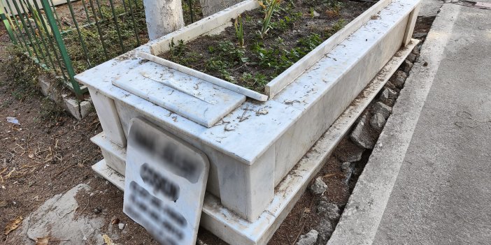 Vandalların Hedefi Bu Kez Adalızade Mezarlığı Oldu