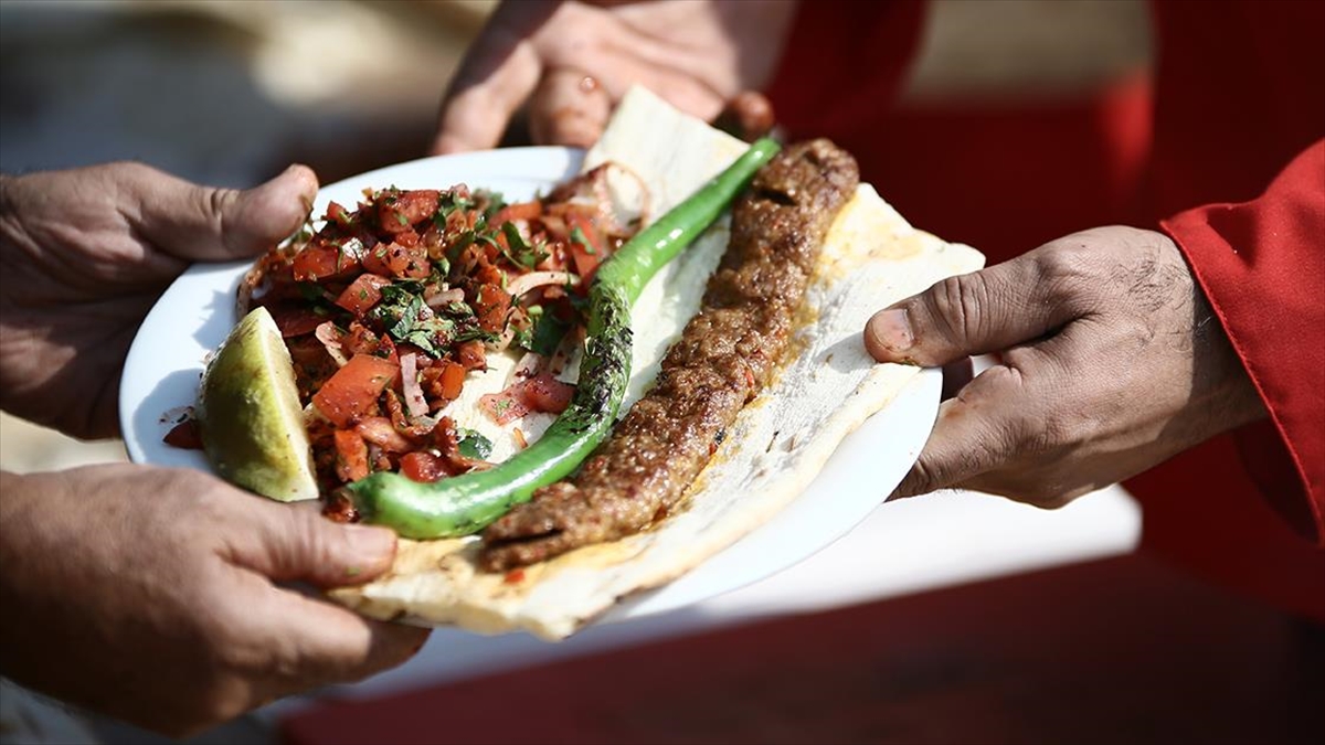 Tescilli Adana Kebabının "Lezzet Sırları" İçin Eğitim Veriliyor