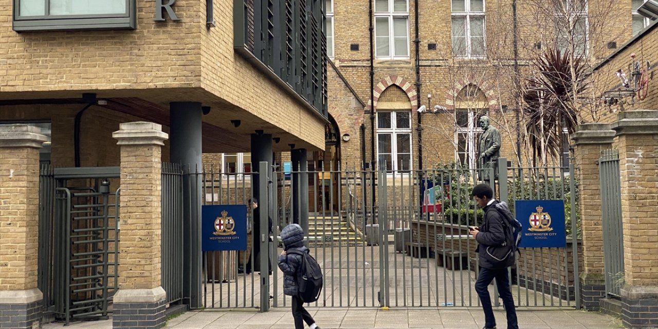 İngiltere'de Okullar Enerji Fiyatlarındaki Artışla Başa Çıkmanın Yollarını Arıyor