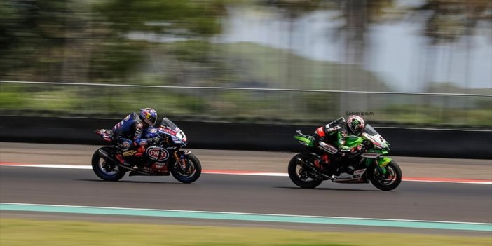 Toprak Razgatlıoğlu, Avustralya'da İlk Yarışta İkinci Olarak Podyuma Çıktı