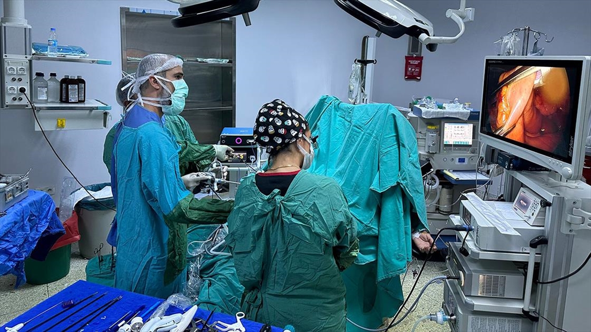 Kanserli Midesinin Yüzde 80'ini Alıp Yerine İnce Bağırsağından İlave Yaptılar