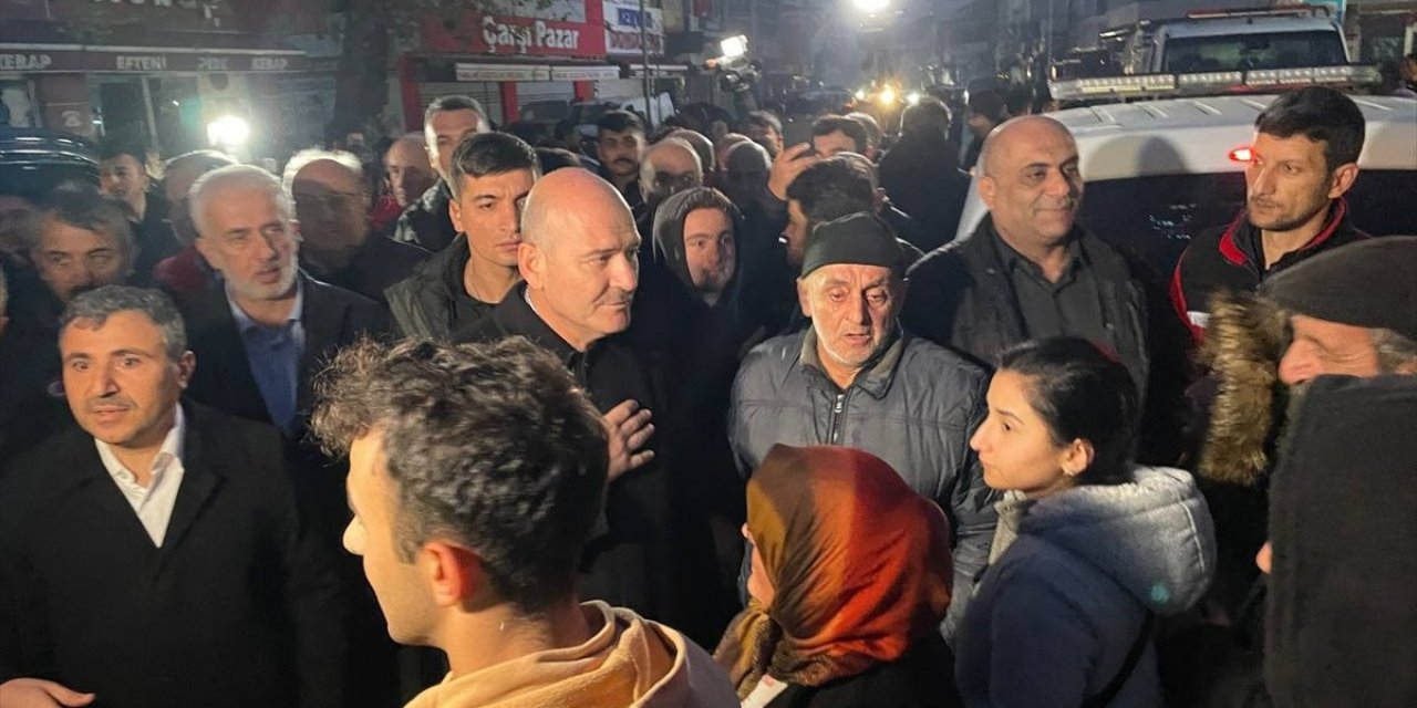 Bakan Soylu: Hasarlı binalara girmeyin