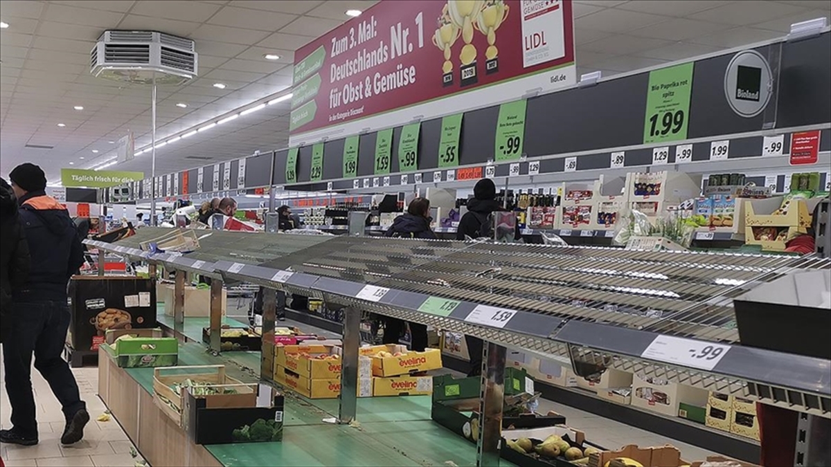 Bundesbank'tan, Almanya'da Enflasyonun 2023’te Çift Hanelerde Kalabileceği Uyarısı