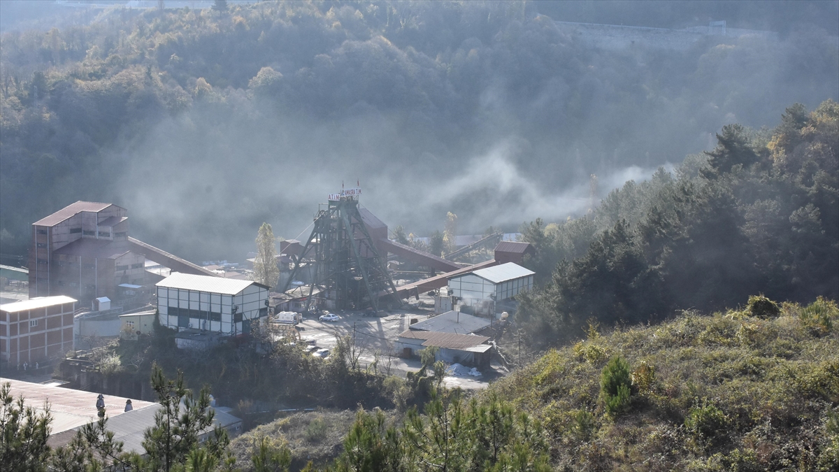 Amasra'da Maden Ocağındaki Yangın Sönme Eğilimine Girdi