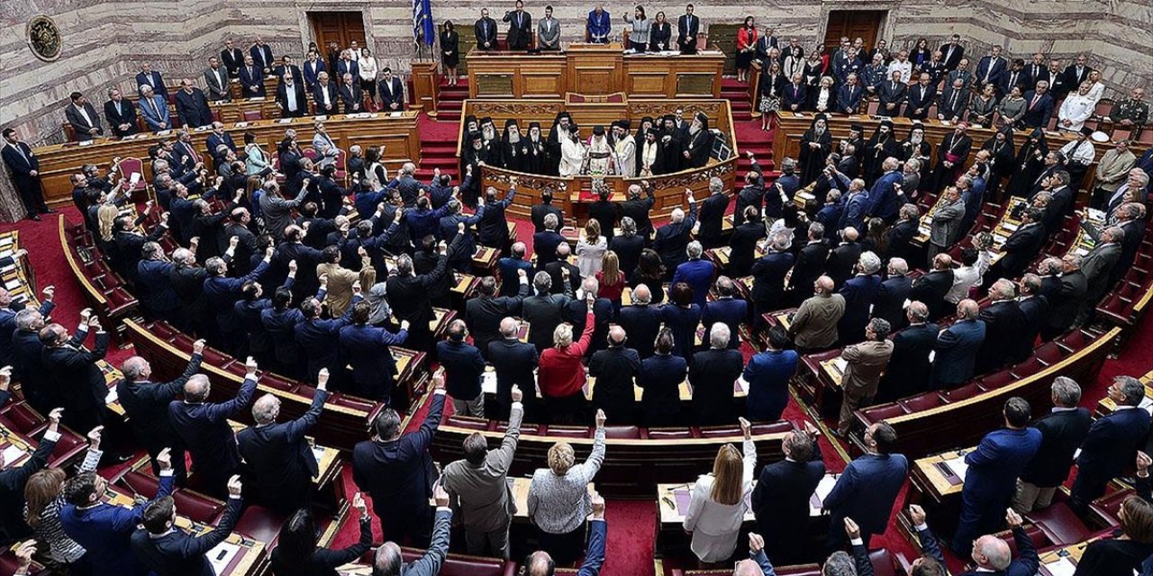 Dinleme Skandalı, Yunan Parlamentosu'nda Görüşüldü
