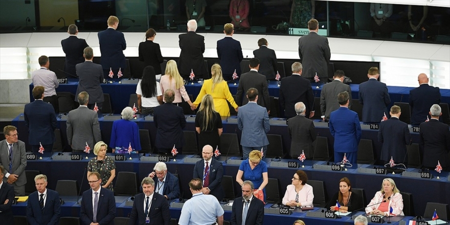 Ap'de Yeni Dönem Brexitçilerin Protestosuyla Başladı