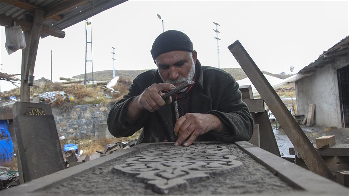 "Ahlat Taş İşçiliği Geleneği"nin Unesco Somut Olmayan Kültürel Miras Listesi'ne Girmesi Sevindirdi