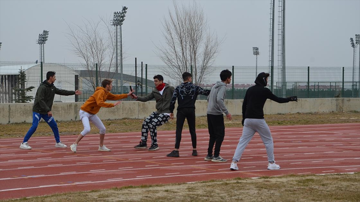Erzurum'da Lise Öğrencileri Öğretmenleriyle "Diyabet" Farkındalığı İçin Koştu