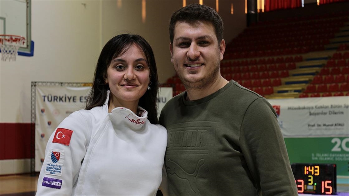 Milli Eskrimci Çift, Yeni Başarılar İçin Birbirlerine Güç Veriyor