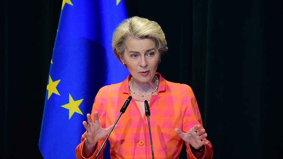 AB'den İngiltere'ye "Kuzey İrlanda Protokolü" Mesajı