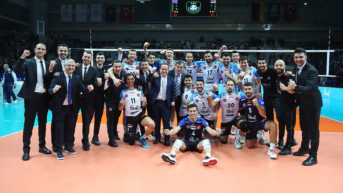 Halkbank, Cev Şampiyonlar Ligi B Grubu'nda Liderlik Şansını Sürdürüyor