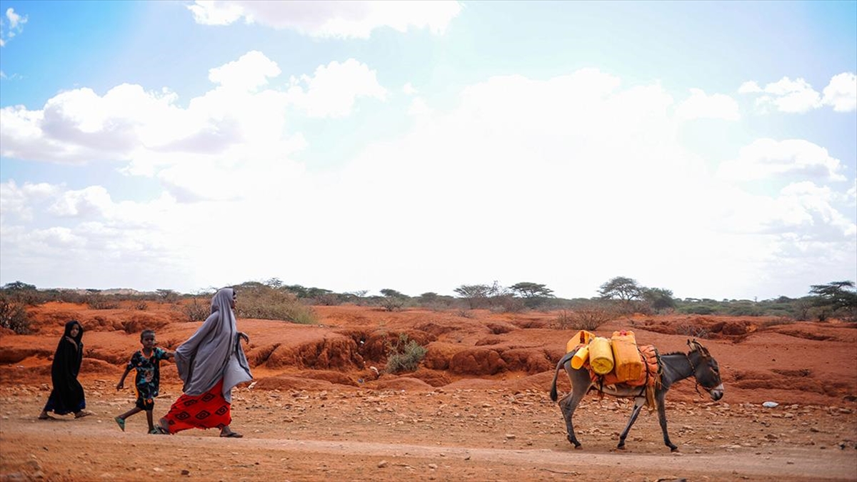 İklim Değişikliğinin Vurduğu Manderalılar 300 Yıllık Ata Topraklarını Terk Etmek İstemiyor