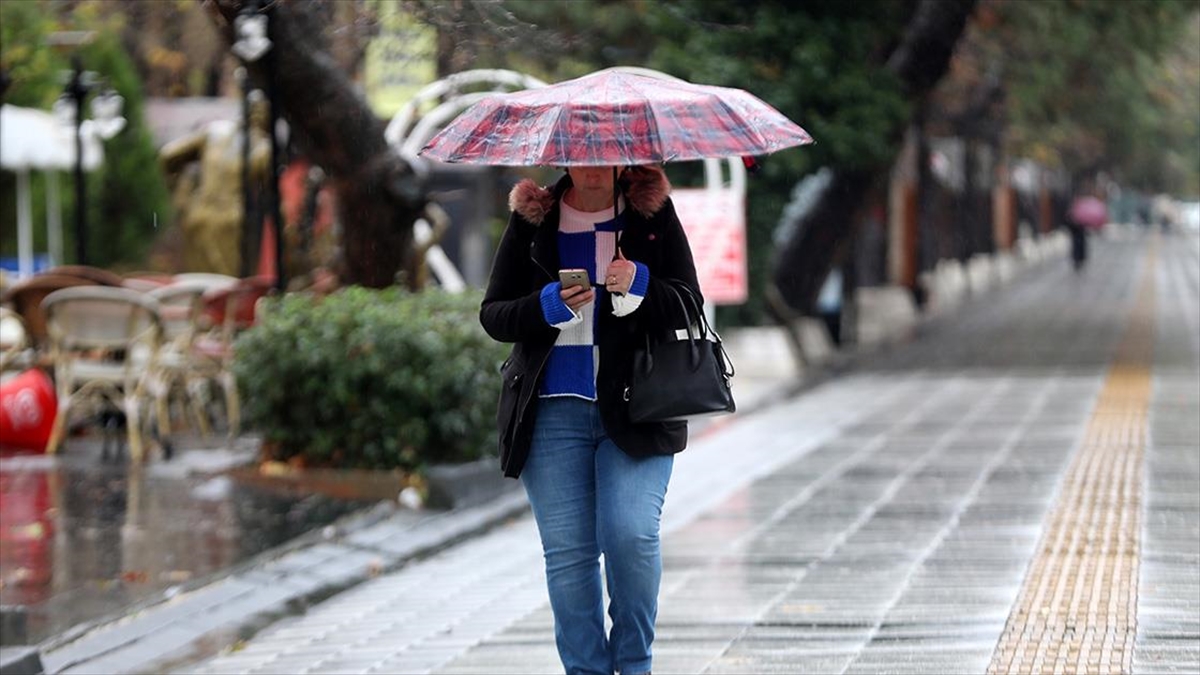 Kırklareli'nde Sağanak Etkili Oluyor