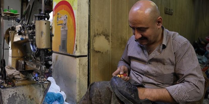 Iraklı Ayakkabı Tamircisi, Dedesinden Devraldığı Mesleği 30 Yıldır Tutkuyla Sürdürüyor