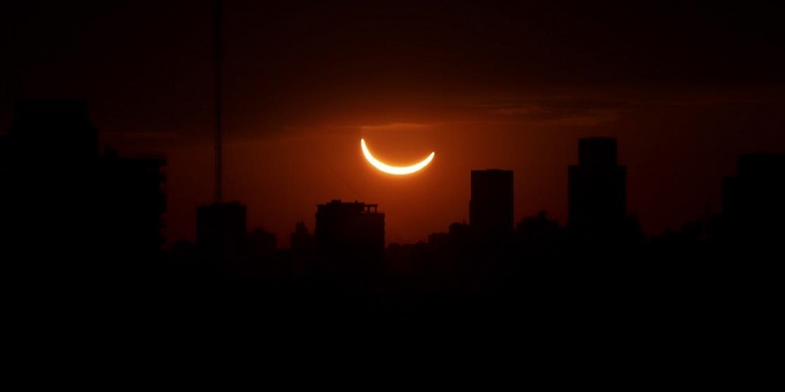 Arjantin Ve Şili'de Tam Güneş Tutulması İzlendi
