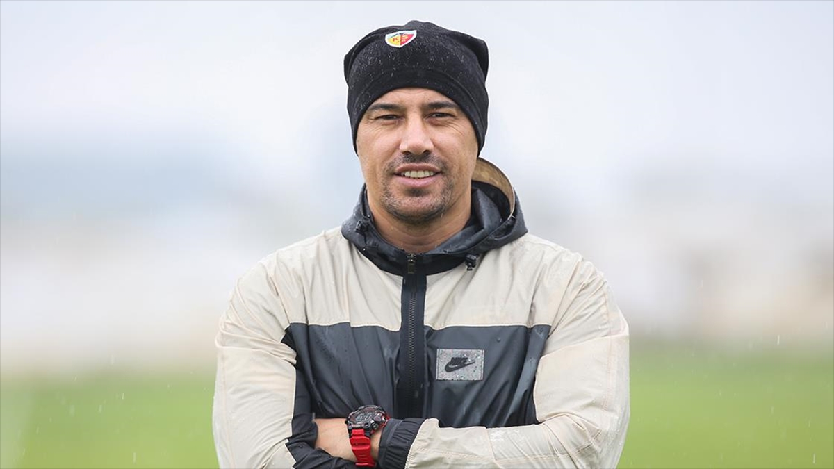 Kayserispor Teknik Direktörü Çağdaş Atan, Başarıyı Takım Sinerjisine Bağladı