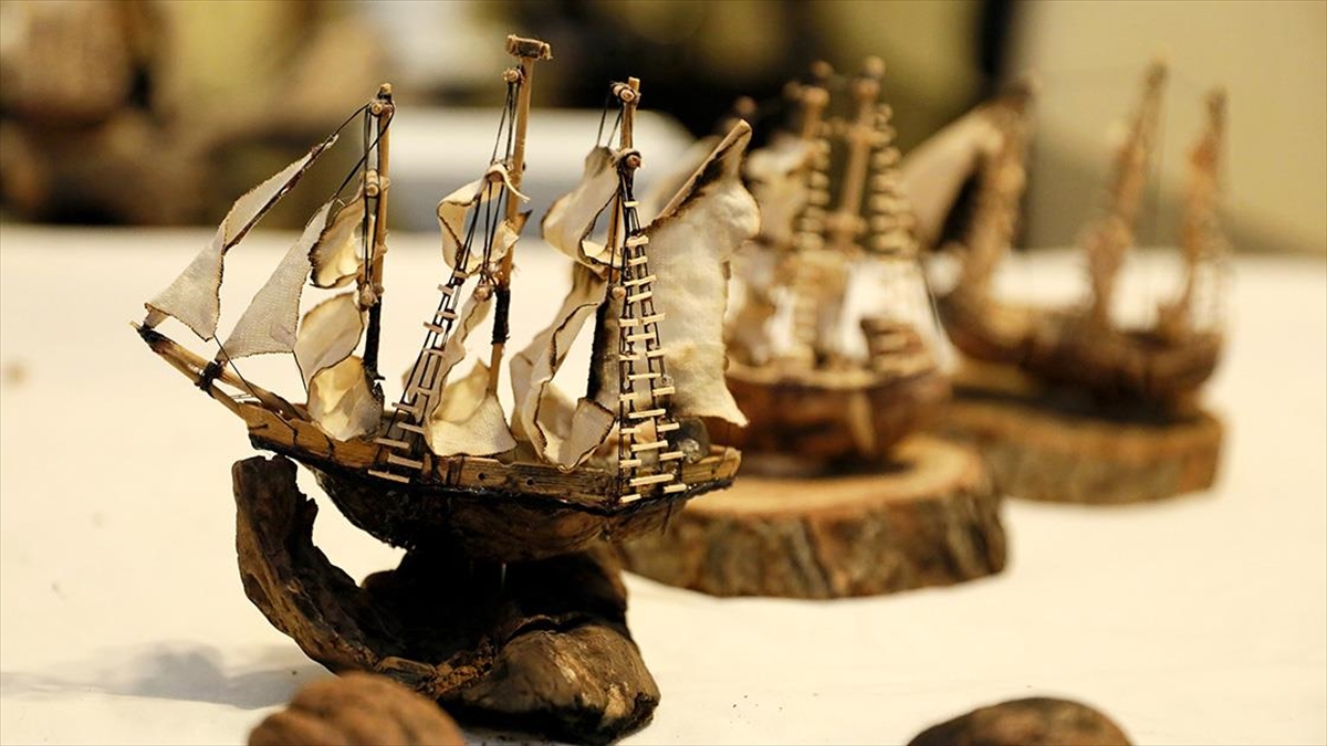 Görsel Sanatlar Öğretmeni Tekneleri "ceviz Kabuğuna" Sığdırıyor