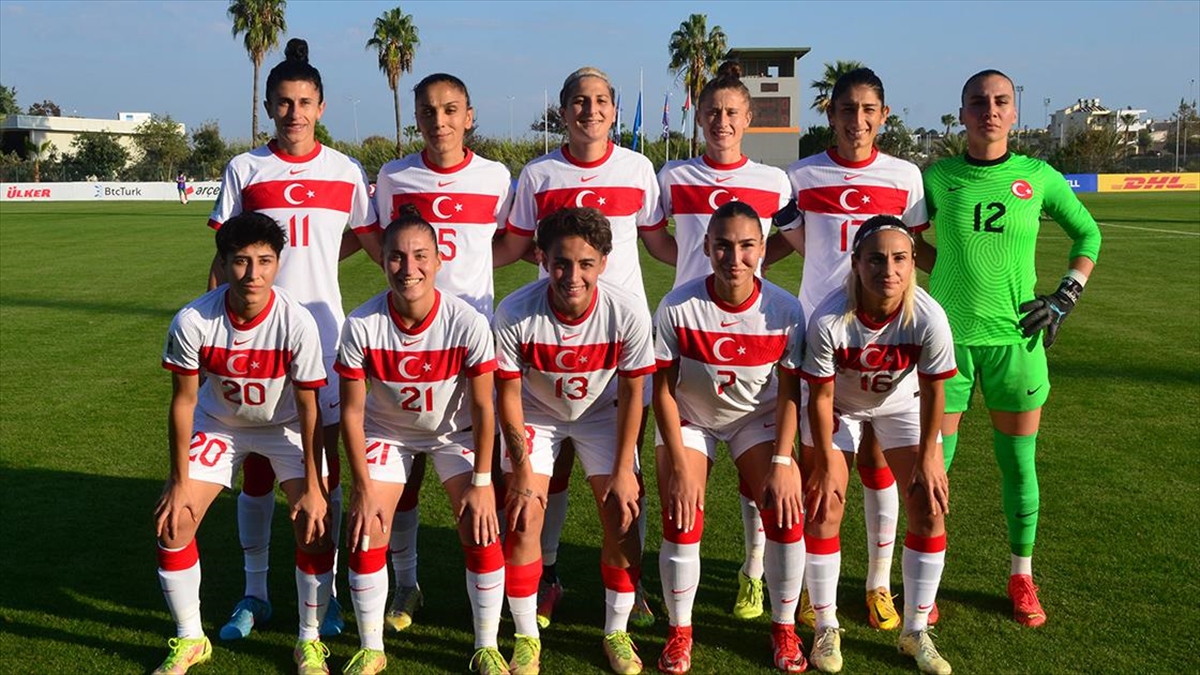 A Milli Kadın Futbol Takımı, Fıfa Dünya Sıralamasında 64'üncülüğe Yükseldi