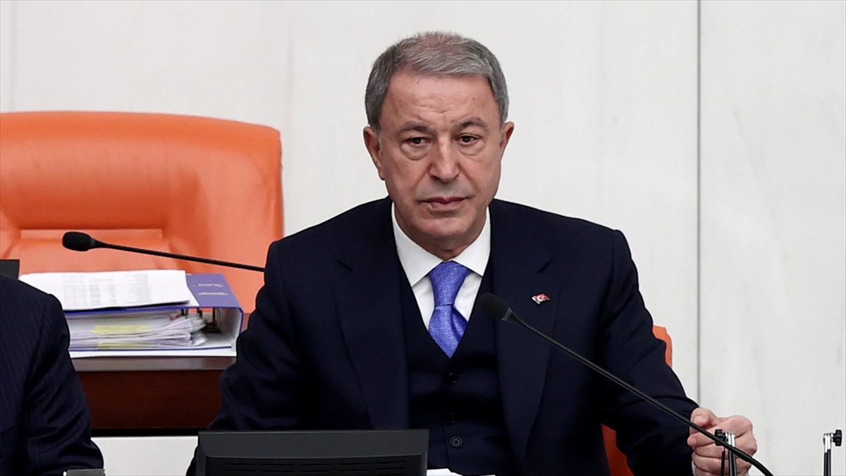 Bakan Akar'dan Mühimmata 'Cemaate Selam' Yazıldığı İddialarına Yalanlama