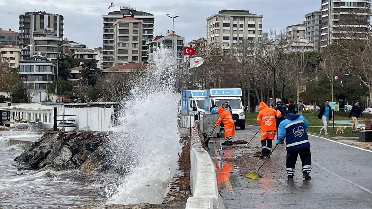 İstanbul'da Beklenen Lodos Etkili Olmaya Başladı