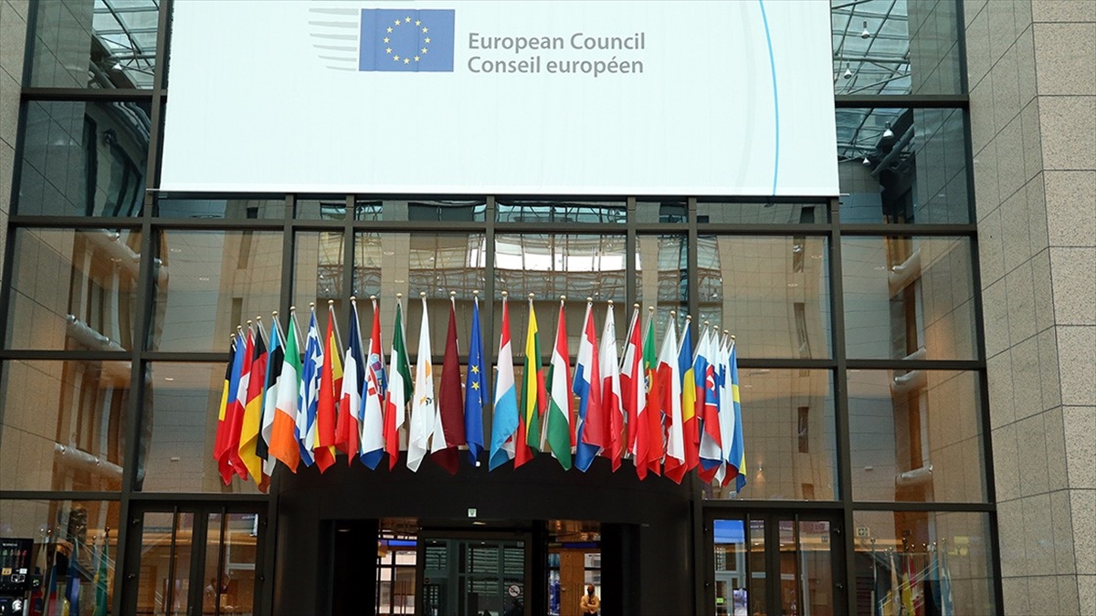 Ab, İran'ı Bir Dizi Konuda Kınadı, Uluslararası Yükümlülüklerine Uymaya Çağırdı