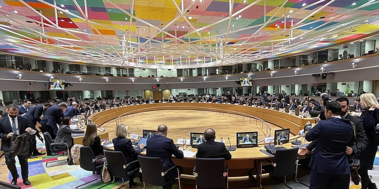 AB'den İran'a Yeni Yaptırımlar