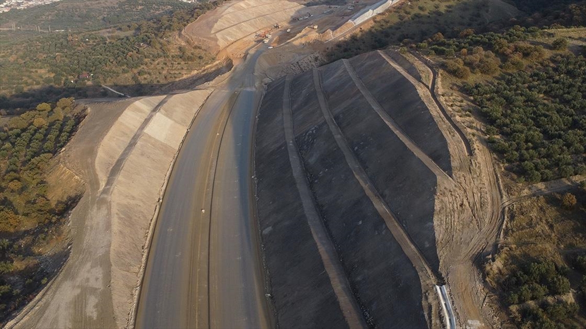 Aydın-denizli Otoyolu İnşaatının Yarısı Tamamlandı