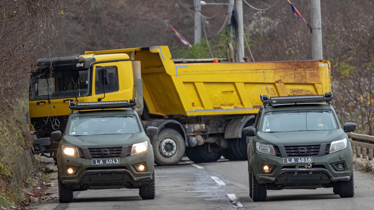 Kosova Ve Sırbistan Gerginliğinin Nedeni Olan Barikat Sorunu 3 Gündür Devam Ediyor