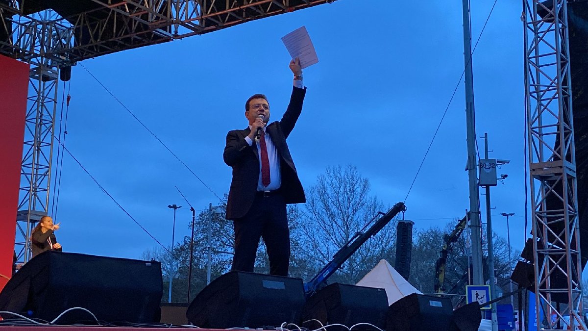 Altılı Masa meydana indi