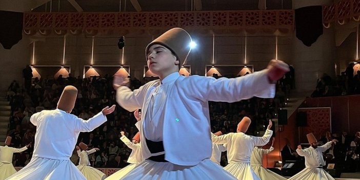Uluslararası Törenlerde Yer Alan Küçük Semazenler, Semayla Mevlana'yı Anıyor
