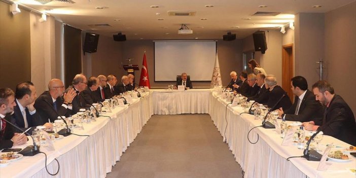 Hazine Ve Maliye Bakan Yardımcısı Mahmut Gürcan İlaç Sektörü Temsilcileriyle Görüştü