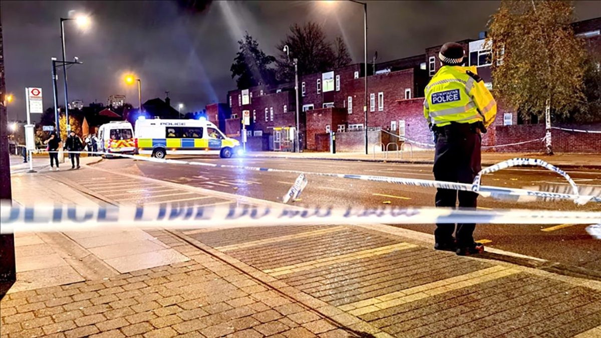 Londra'da Konser Salonuna Girmeyen Çalışırken Ezilen 4 Kişinin Durumunun Kritik Olduğu Bildirildi