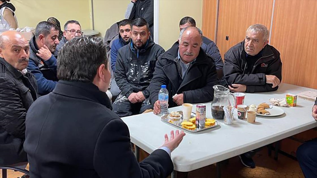 Türkiye'nin Lyon Başkonsolosluğu: Fransa'daki Yangında Türk Vatandaşları Da Etkilenmiş Olabilir