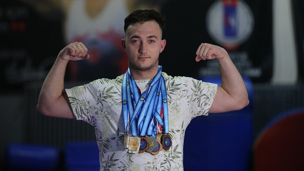 İşitme Engeli Güreşçi Berkay Üresin Yeniden Ay Yıldızlı Formayı Giymeyi Hedefliyor