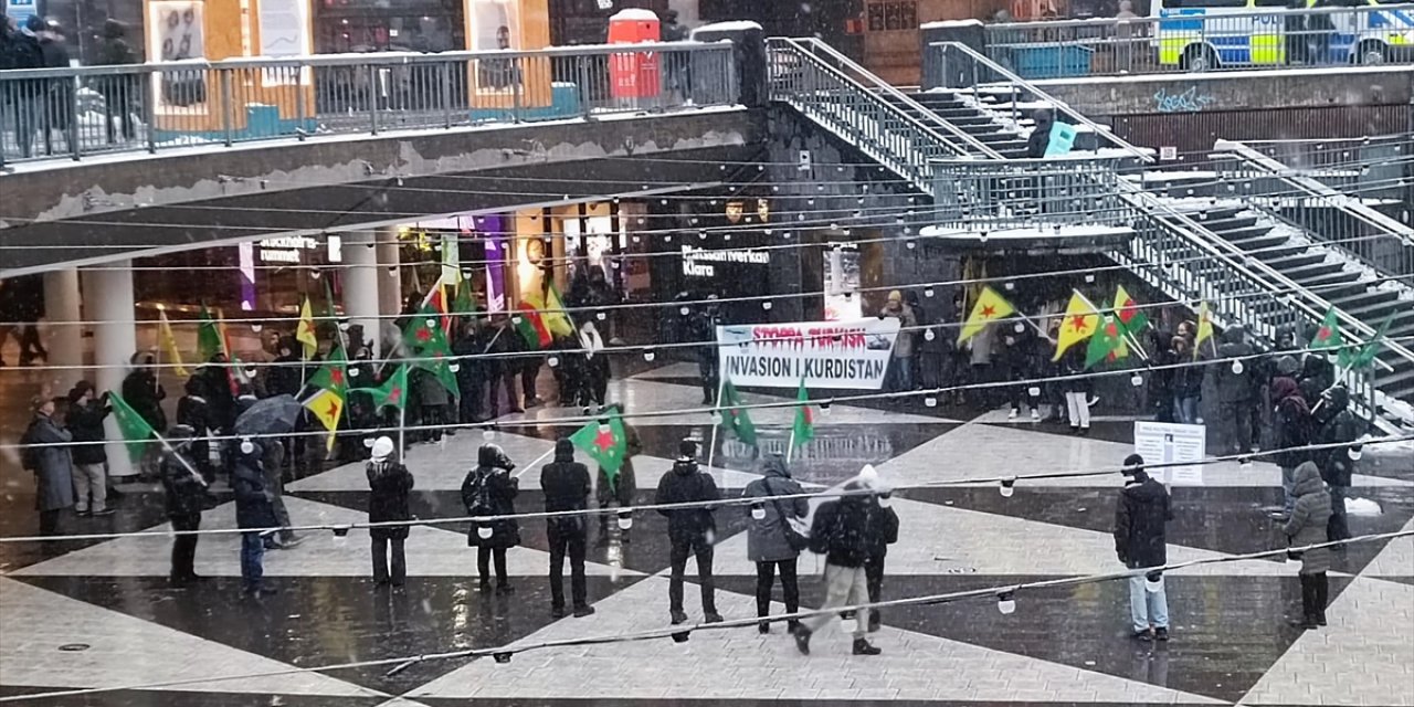 İsveç'te Terör Örgütü Pkk/ypg Yandaşları İzinsiz Gösteri Düzenledi