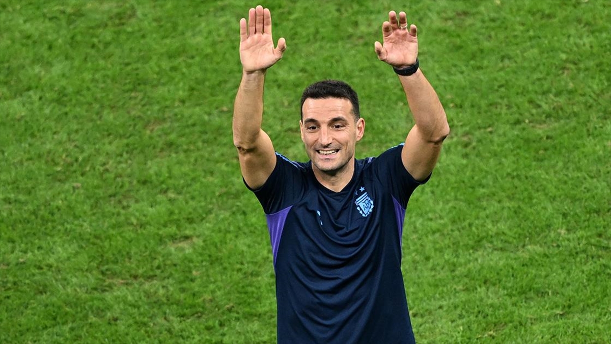 Dünya Kupası'nda "Yerli Teknik Adam" Geleneği Bozulmadı