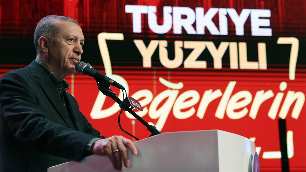 Erdoğan, Tayfun Füzesinin 1000 Kilometre Menzili Yakalayacağını Söyledi