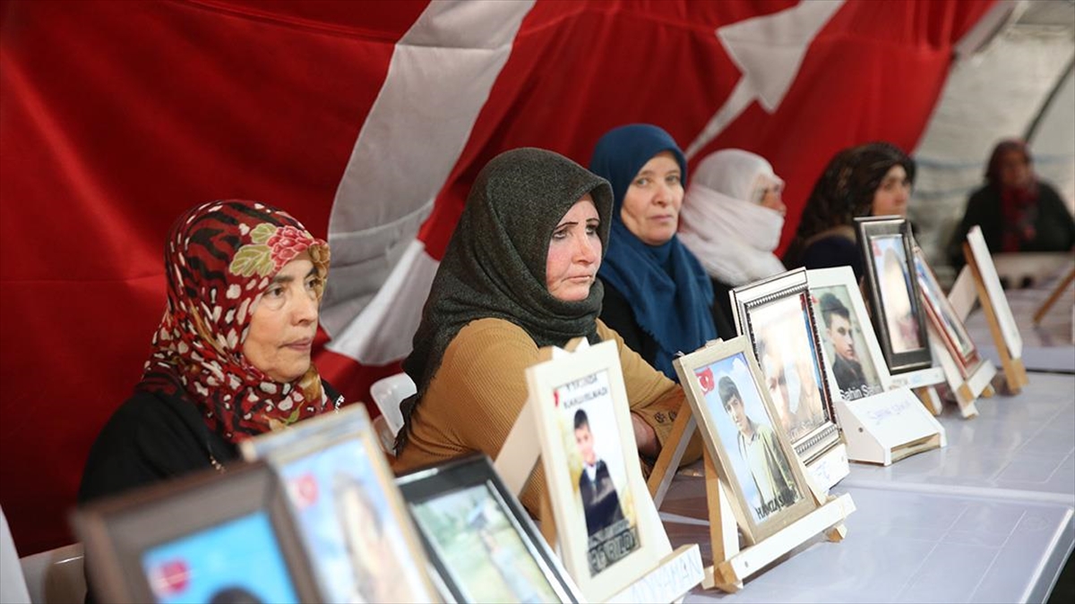Diyarbakır Anneleri Evlatlarını İstiyor