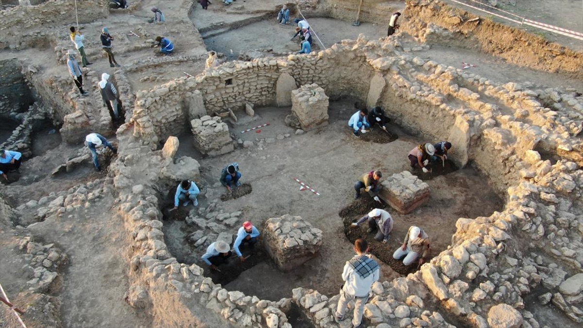 Kurtarma Kazılarıyla Her Yıl Binlerce Eser Müzelere Kazandırılıyor