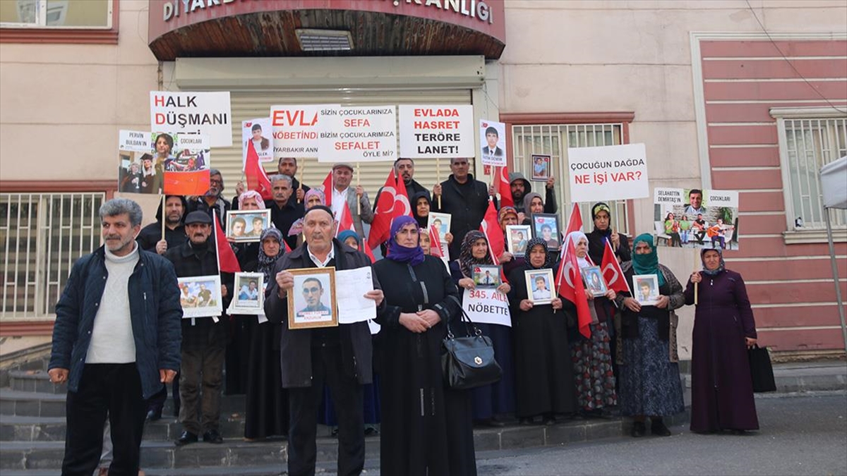 Diyarbakır Annelerinin Oturma Eylemine İki Aile Daha Katıldı